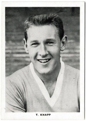 Leaf - 'Footballers - Portraits' (1961) - T. Knapp (Leicester City)