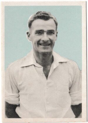 Master Vending - 'Cricketer Series' (1958) - Card #9 - Bert Sutcliffe (Otago)