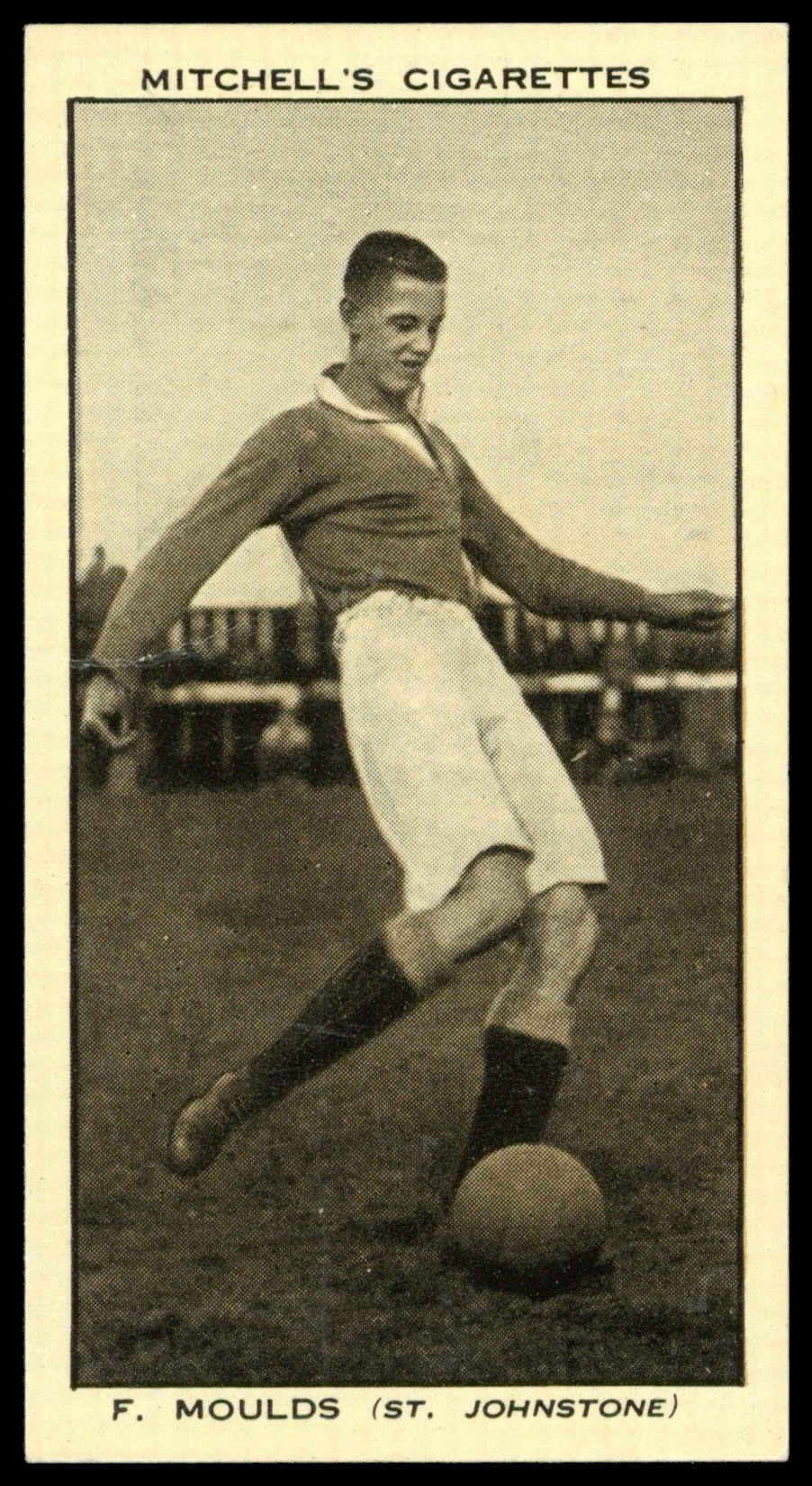 Mitchell - 'Scottish Football Snaps' (1935) - #36 - F. Moulds (St.Johnstone) Mitchell - 'Scottish Football Snaps' (1935) - #36 - F. Moulds (St.Johnstone)