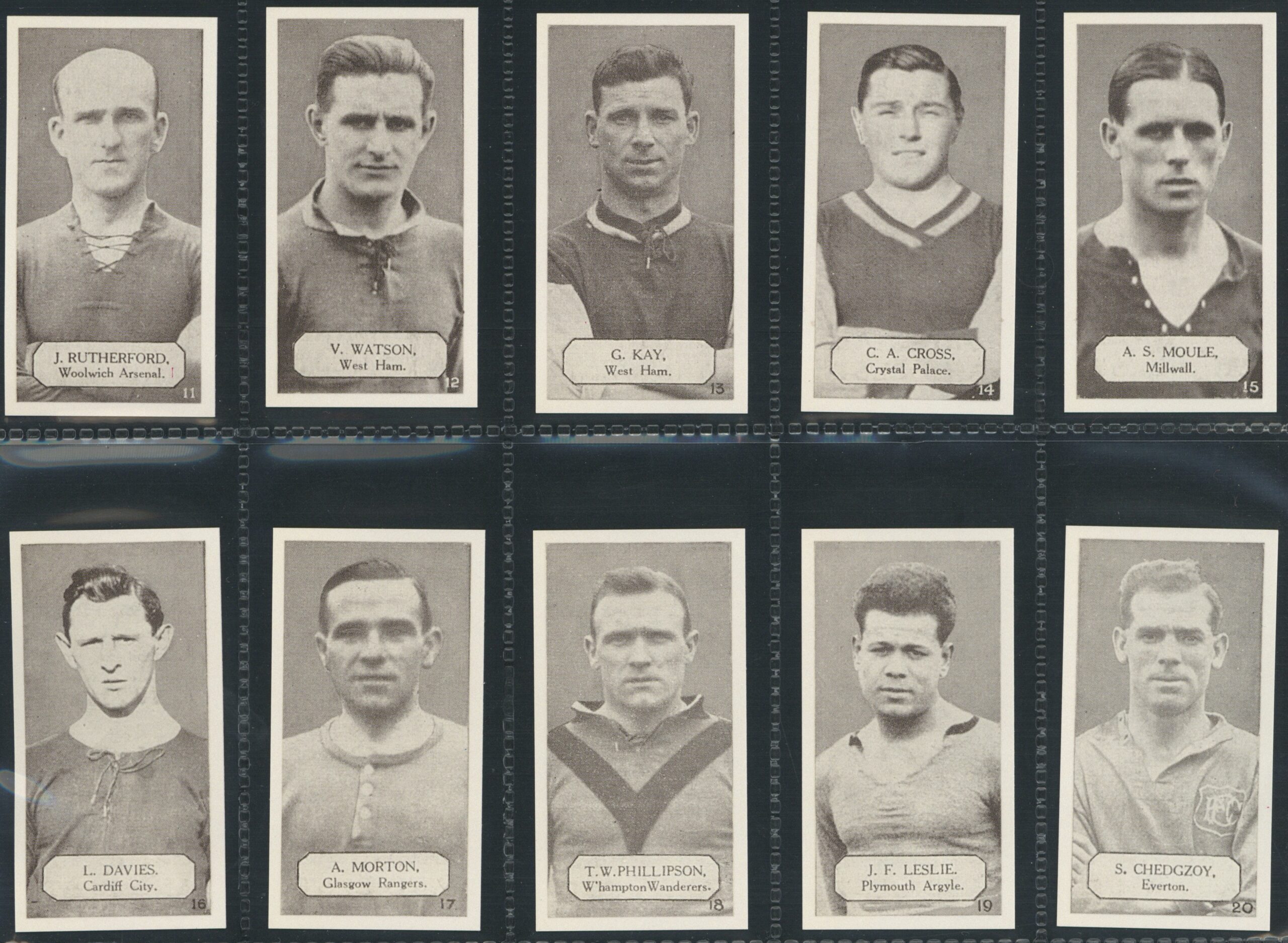 Nostalgia Reprints - 'Laceys Footballers (c1925)' Complete Set (2001) Nostalgia Reprints - 'Laceys Footballers (c1925)' Complete Set (2001)