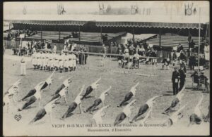 Chicoree - 'Vichy - XXXIX Federal gymnastics festival group movements' (1913) - Unused Postcard