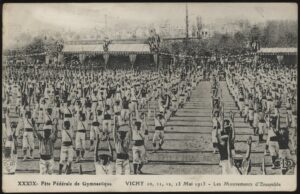 Chicoree - 'Vichy - XXXIX Federal Gymnastics Festival Group movements' (1913) - Unused Postcard