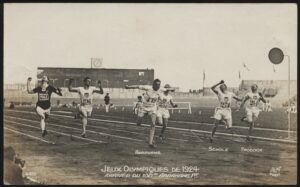 Real Photo - 'Paris Olympics - Abrahams, Scholz, Paddock 100m Finish' (1924) - Unused Postcard