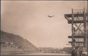 Antwerp Olympics - 'Men's 10m Platform Diving' (1920) - Unused Postcard
