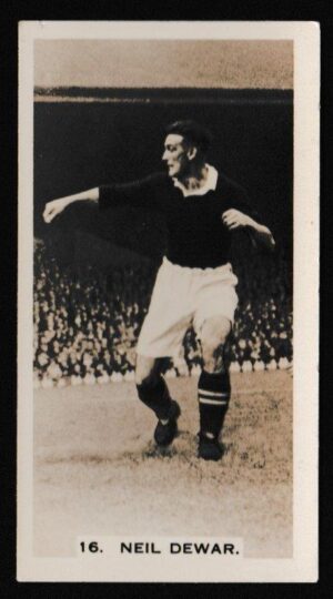 Pattreiouex - 'Footballers in Action' (1934) - Card #16 - Neil Dewar (Sheffield Weds)