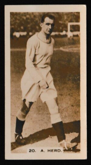 Pattreiouex - 'Footballers in Action' (1934) - Card #20 - A. Herd (Manchester City)