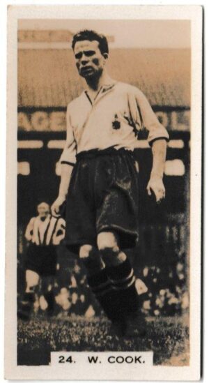 Pattreiouex - 'Footballers in Action' (1934) - Card #24 - W. Cook (Bolton Wanderers)
