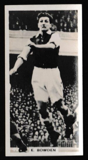 Pattreiouex - 'Footballers in Action' (1934) - Card #42 - E. Bowden (Arsenal) Pattreiouex - 'Footballers in Action' (1934) - Card #42 - E. Bowden (Arsenal)
