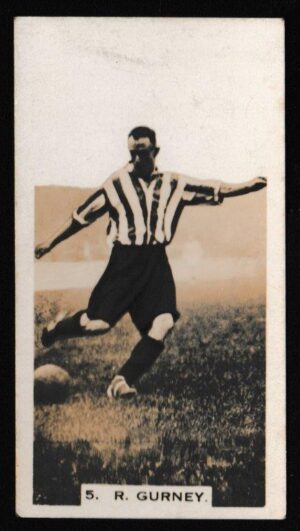 Pattreiouex - 'Footballers in Action' (1934) - Card #5 - R. Gurney (Sunderland) Pattreiouex - 'Footballers in Action' (1934) - Card #5 - R. Gurney (Sunderland)