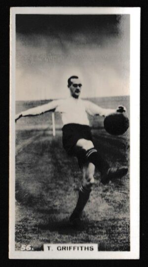 Pattreiouex - 'Footballers in Action' (1934) - Card #56 - T. Griffiths (Middlesbrough)