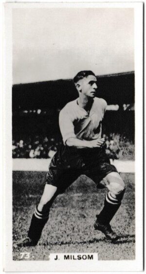 Pattreiouex - 'Footballers in Action' (1934) - Card #73 - J. Milsom (Bolton Wanderers)