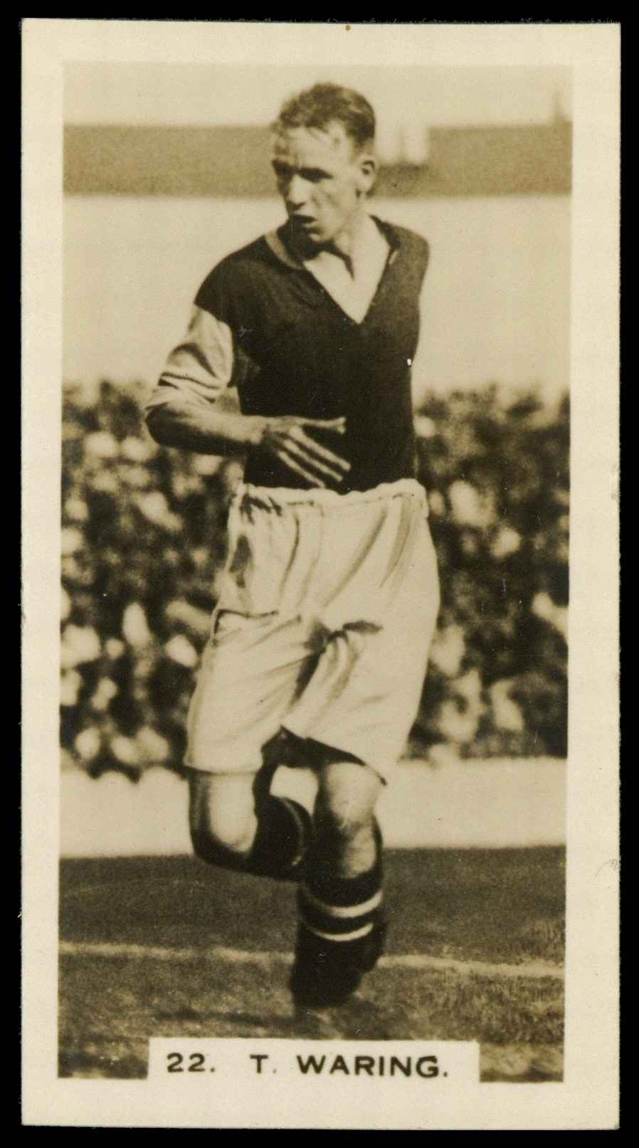 Pattreiouex - 'Footballers in Action' (1934) - T. Waring (Aston Villa) Pattreiouex - 'Footballers in Action' (1934) - T. Waring (Aston Villa)