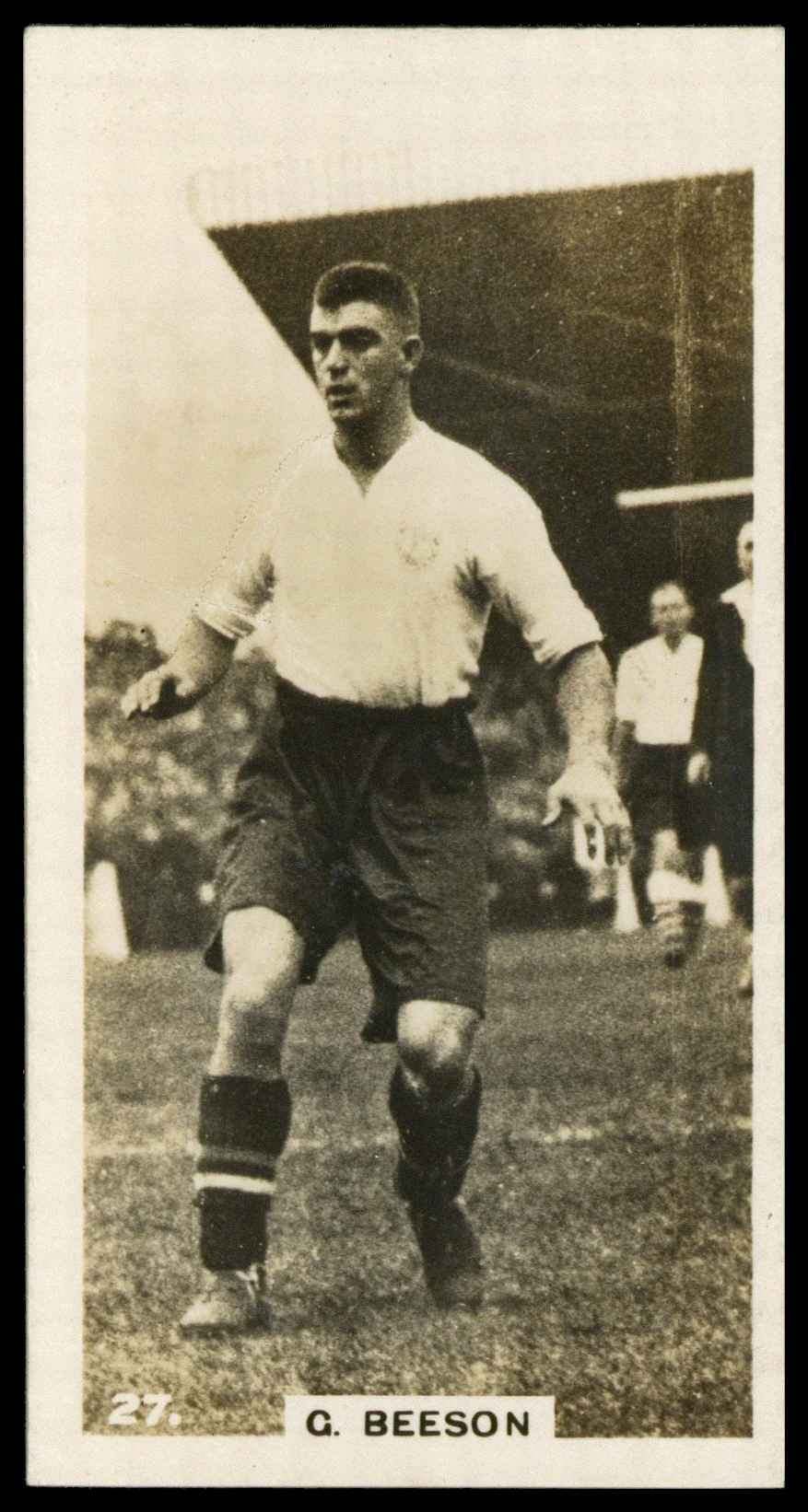 Pattreiouex - 'Footballers in Action' (1934) - G. Beeson (Aston Villa) Pattreiouex - 'Footballers in Action' (1934) - G. Beeson (Aston Villa)