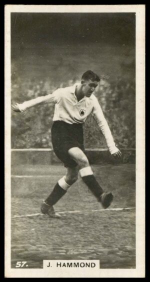 Pattreiouex - 'Footballers in Action' (1934) - J. Hammond (Fulham)