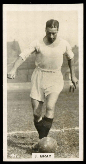 Pattreiouex - J. Bray (Man City) - 'Footballers in Action' (1934) Pattreiouex - J. Bray (Man City) - 'Footballers in Action' (1934)