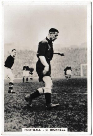 Pattreiouex - 'Sporting Events & Stars' (1935) - Card #84 - C. Bicknell (Bradford City)