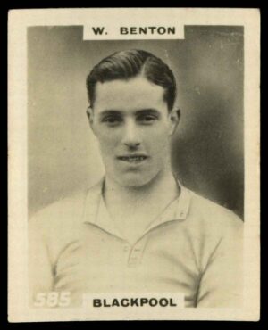 Phillips (Godfrey) - 'Pinnace Footballers'  #585 W. Benton (Blackpool) (1922)