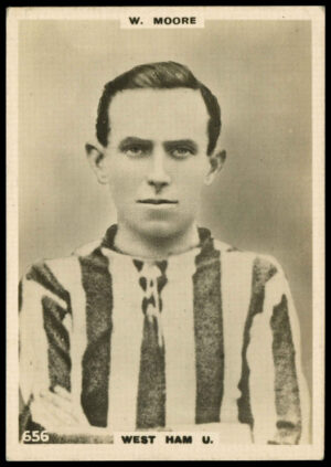 Phillips (Godfrey) - 'Pinnace Footballers (Large)' #656 - W. Moore (West Ham U.) (1922)