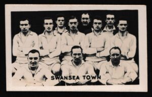 Pluck - 'Famous Football Teams' (1922) - Card #20 - Swansea Town