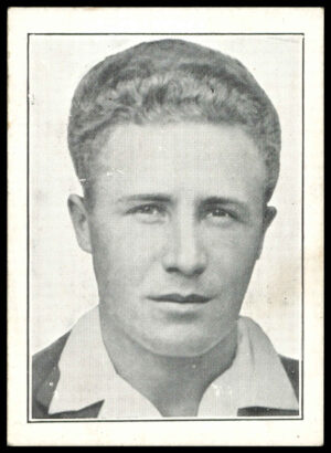 R&J Hill - 'Popular Footballers 1934-5 (Series A)' (1934) - J. Arnold (Fulham) R&J Hill - 'Popular Footballers 1934-5 (Series A)' (1934) - J. Arnold (Fulham)