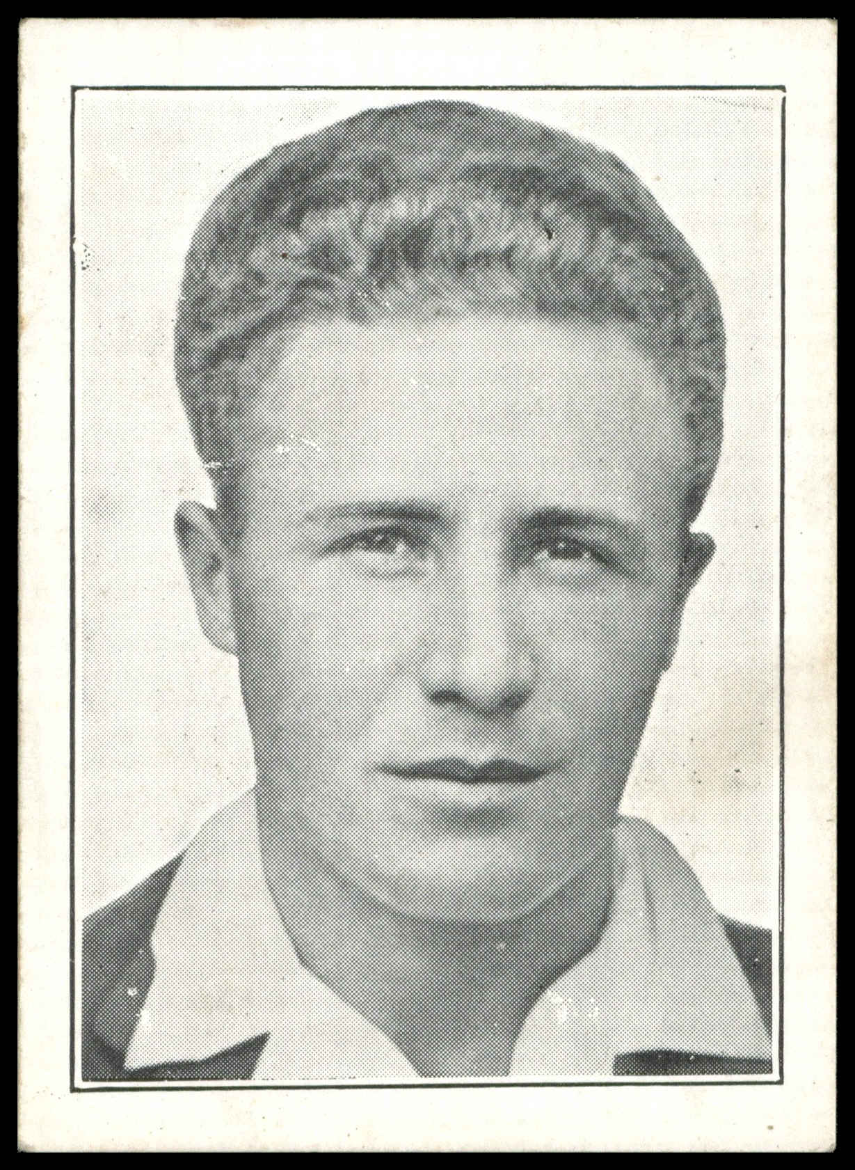 R&J Hill - 'Popular Footballers 1934-5 (Series A)' (1934) - J. Arnold (Fulham) R&J Hill - 'Popular Footballers 1934-5 (Series A)' (1934) - J. Arnold (Fulham)