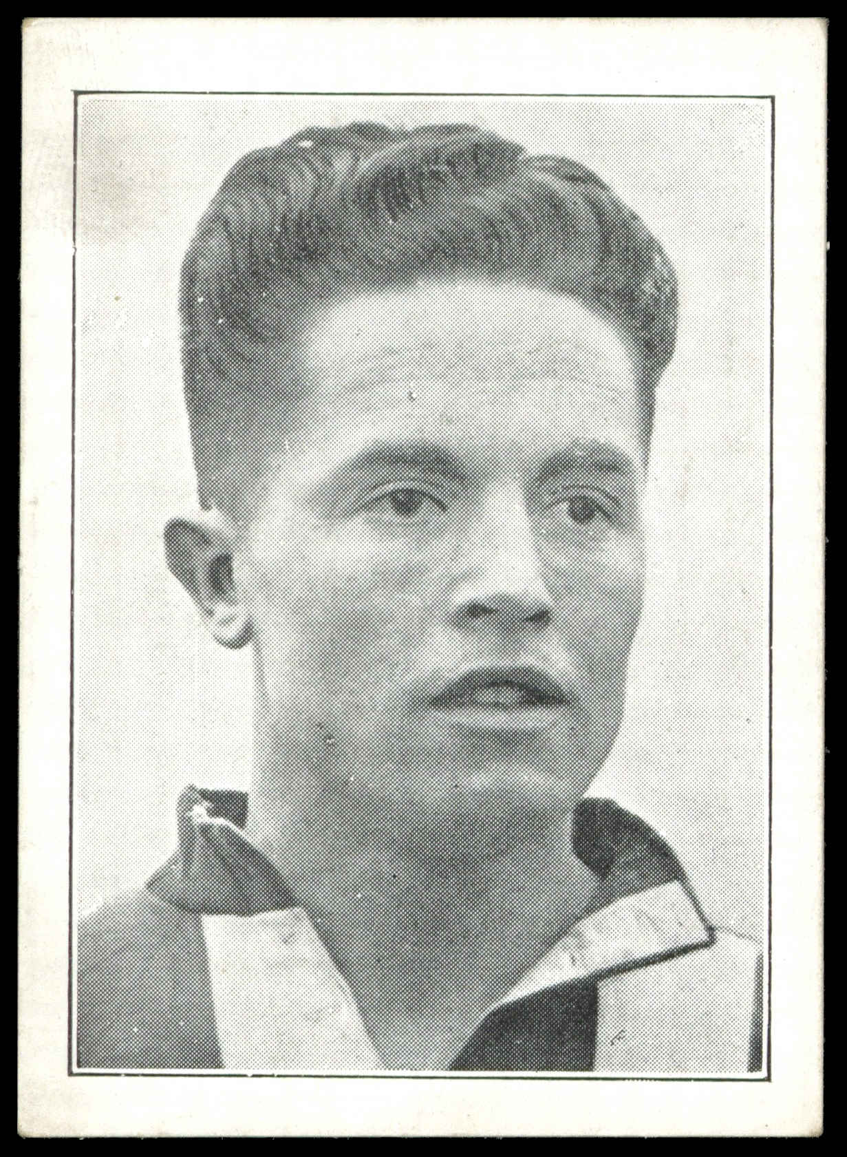 R&J Hill - 'Popular Footballers 1934-5 (Series A)' (1934) - E. Blenkninsop (Liverpool) R&J Hill - 'Popular Footballers 1934-5 (Series A)' (1934) - E. Blenkninsop (Liverpool)
