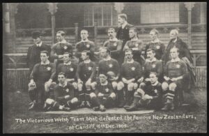 Art Printers - 'Victorious Welsh Team' (1905) - Unused Rugby Postcard