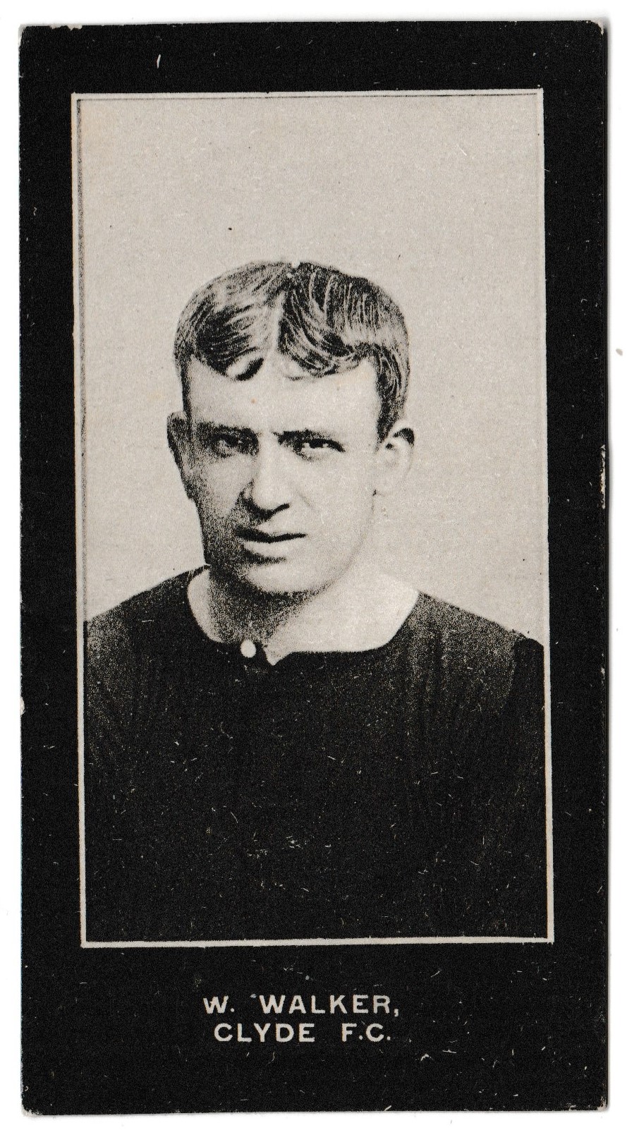 Smith's - 'Footballers Cup Tie S2' (1909) - W. Walker (Clyde) Smith's - 'Footballers Cup Tie S2' (1909) - W. Walker (Clyde)