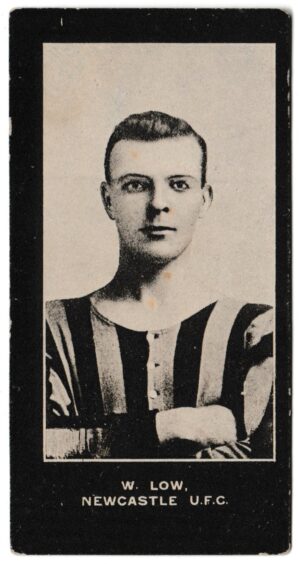 Smith's - 'Footballers Cup Tie S2' (1909) - W. Low (Newcastle)