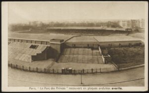 Vaugirard - 'Le Parc des Princes Stadium Paris' (c1930's) - Postcard Vaugirard - 'Le Parc des Princes Stadium Paris' (c1930's) - Postcard