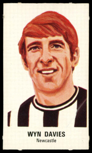 The Sun - 'Football Strips of the 1st Division' #13 - Wyn Davies (Newcastle United) (1969)