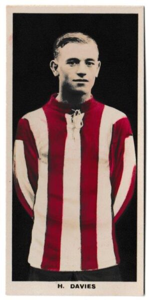 Thomson (D.C.) - 'Footballers' (1922) - Card #5 - H. Davies (Stoke City)