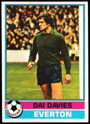 Topps (UK) - 'Footballers (Red Back 111-220)' - Card #216 - Dai Davies (Everton)