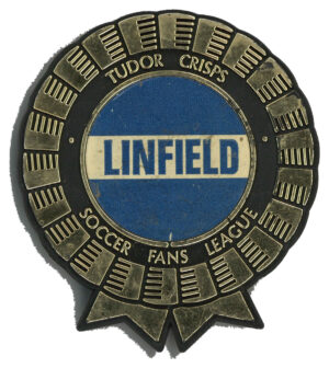 Tudor Crisps - 'Soccer Fans League Plastic Rosettes' (1970) - Linfield