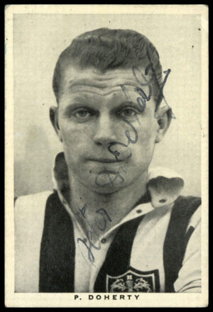 Wills - P. Doherty (Man City) **SIGNED** 'British Sporting Personalities' (1937) Wills - P. Doherty (Man City) **SIGNED** 'British Sporting Personalities' (1937)