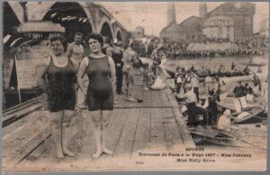 ELD - 'Miss Johnson and Nelly Silvia swimming across Paris' (1907) - Unused Postcard